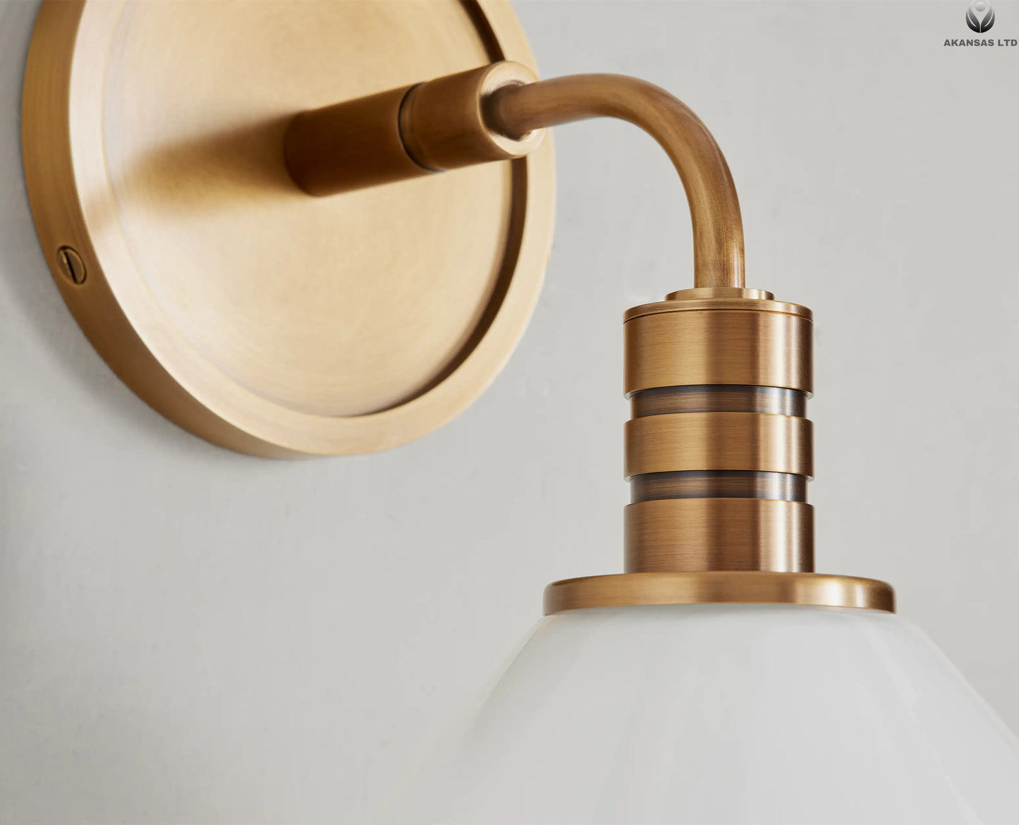 Besson wall lamp
